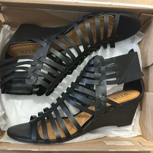 Women’s a.n.a. Black Ana Meadow sandals size 11 new in box